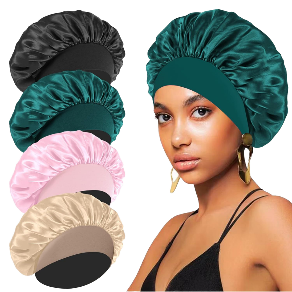 Bonnets de cetim empilhados em preto, verde, rosa e bege + modelo usando bonnet verde