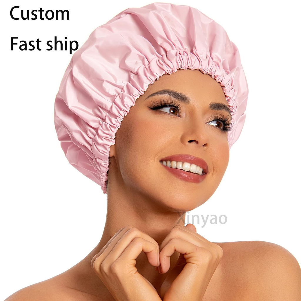 Touca de banho rosa - mulher sorrindo fundo branco