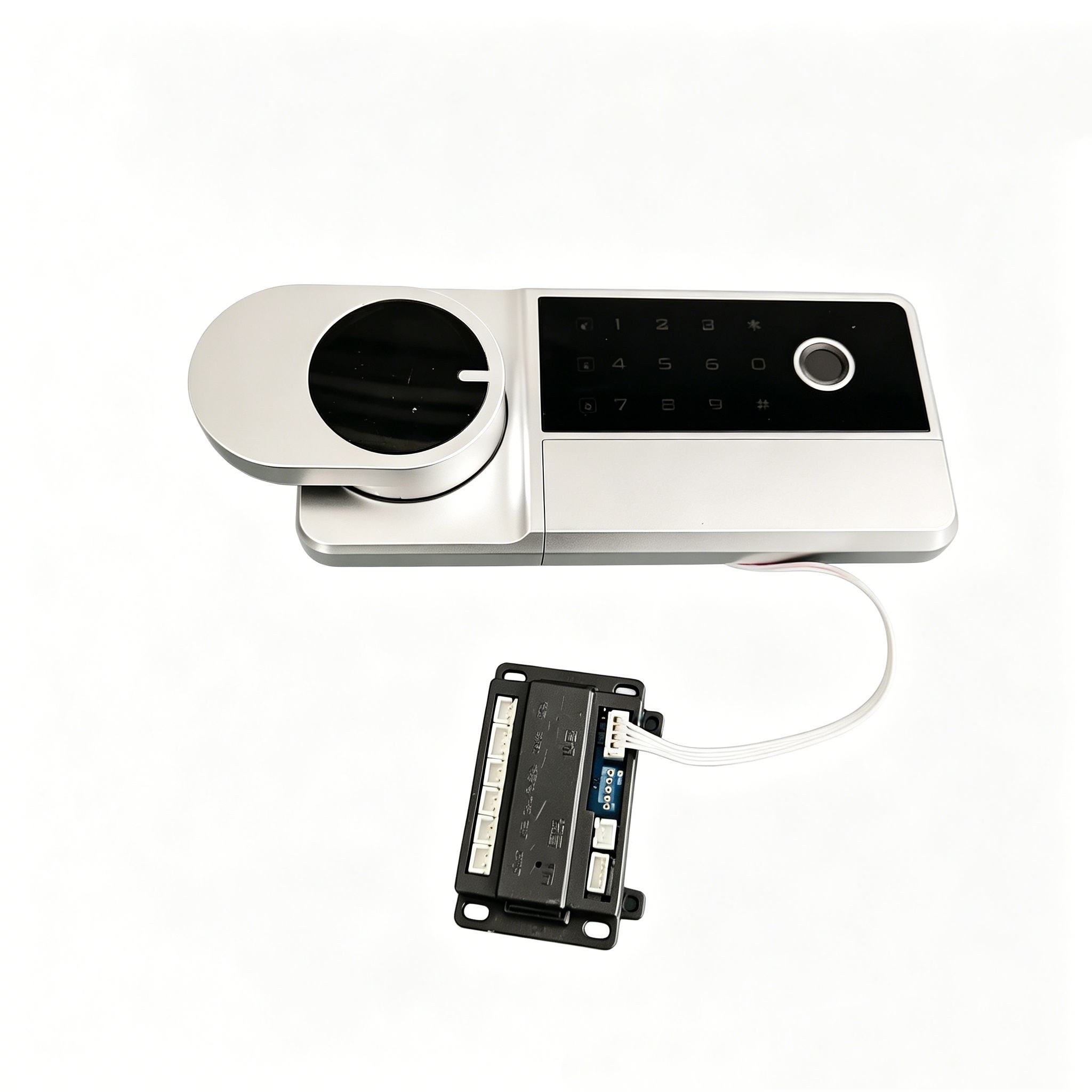 Fechadura smart prata com teclado touch montada - vista frontal